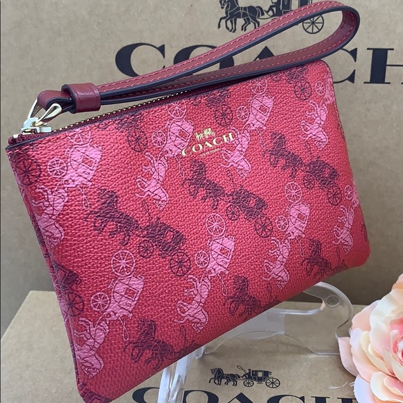 COACH Corner Zip Wristlet Im/bright red/cherry mul - Picture 2 of 14